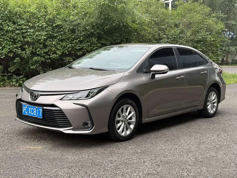 Toyota Corolla — фото 1