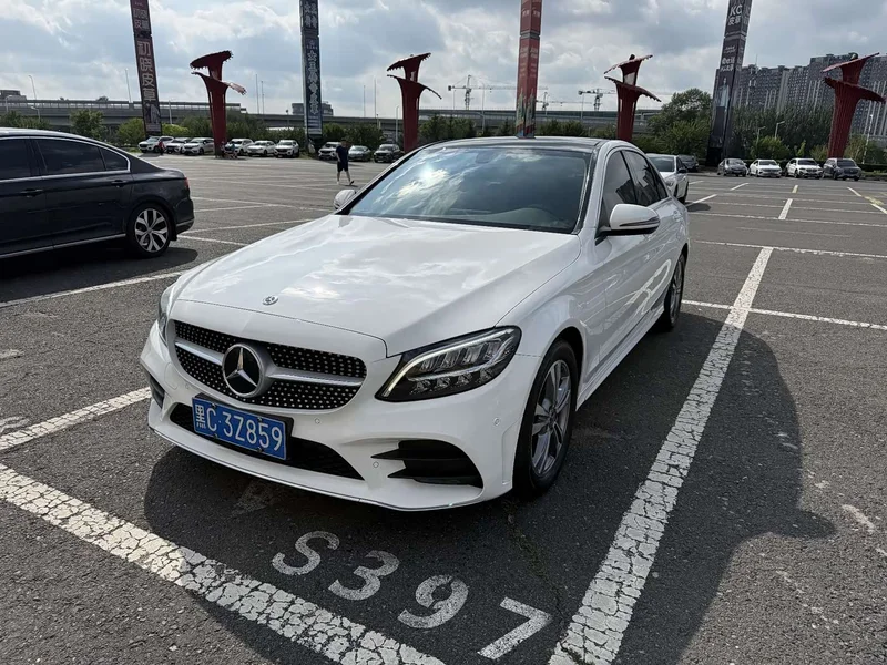 Mercedes-Benz C-Class — фото 1