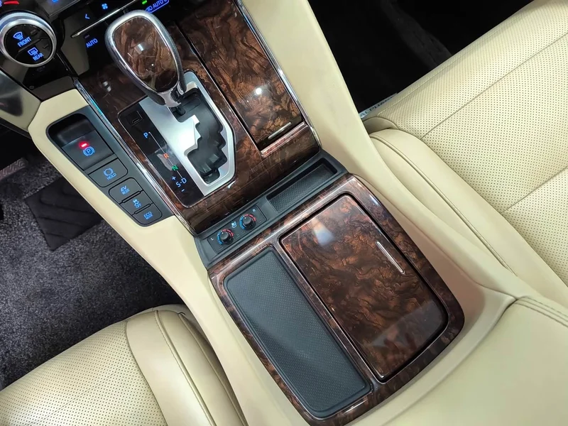 Toyota Alphard — фото 12