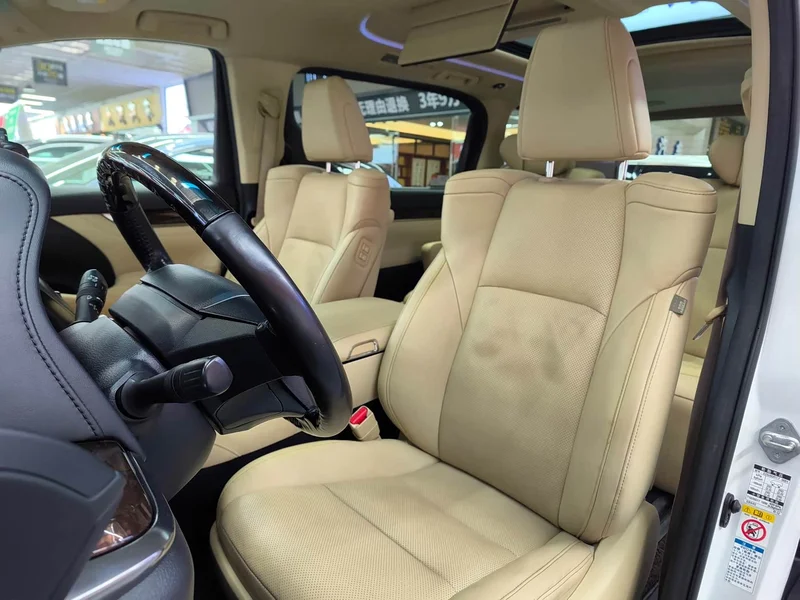 Toyota Alphard — фото 17