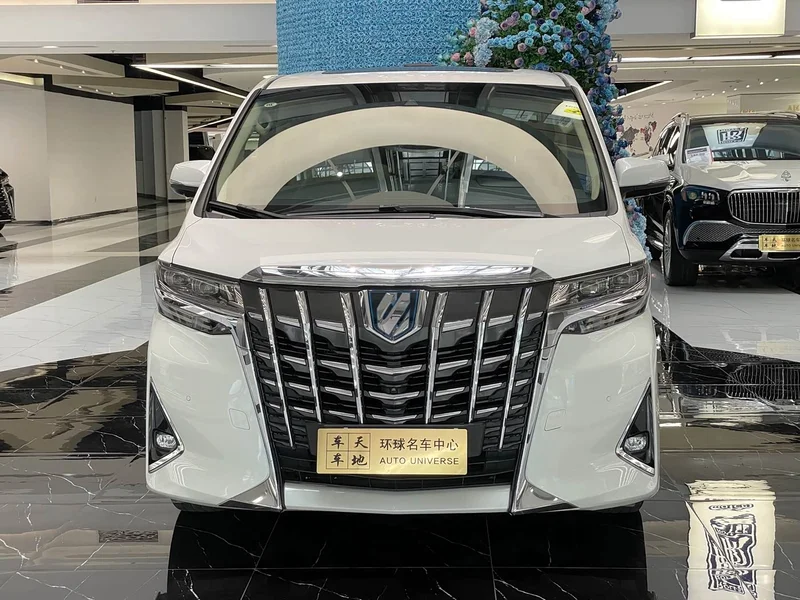 Toyota Alphard — фото 2