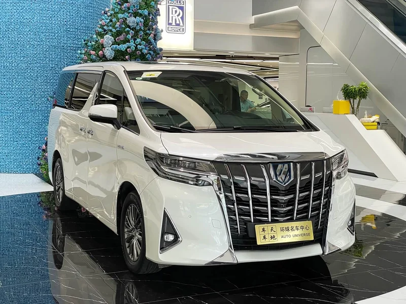 Toyota Alphard — фото 3
