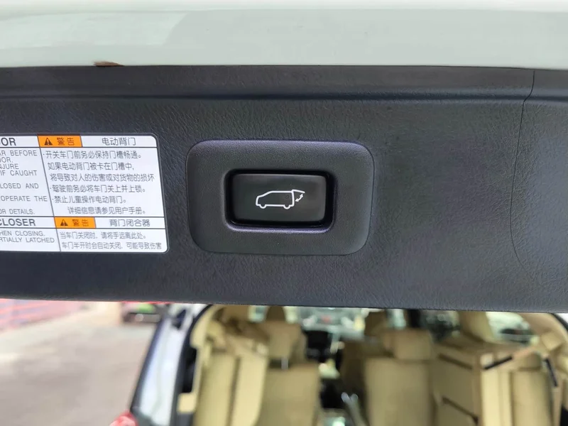 Toyota Alphard — фото 34