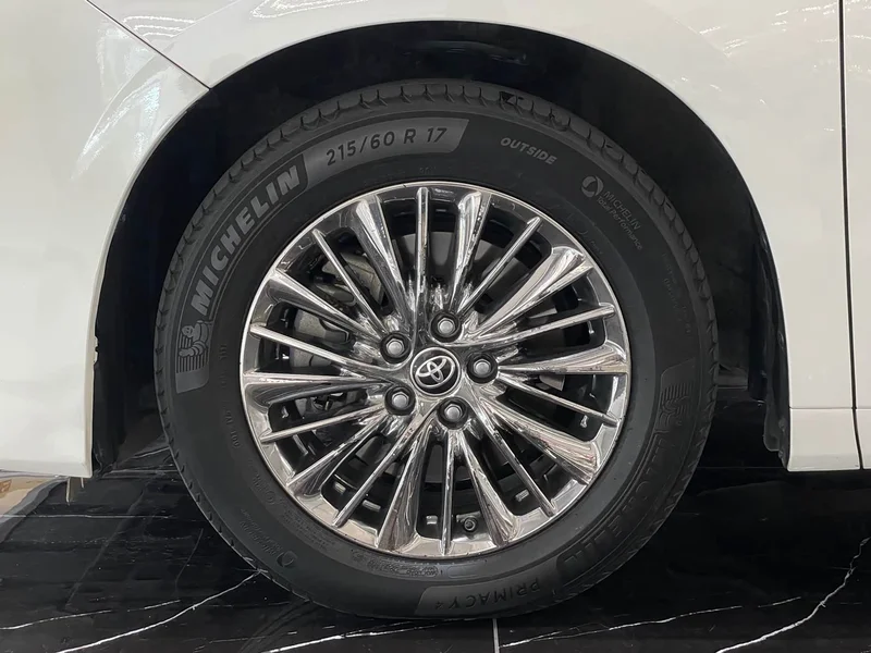 Toyota Alphard — фото 40