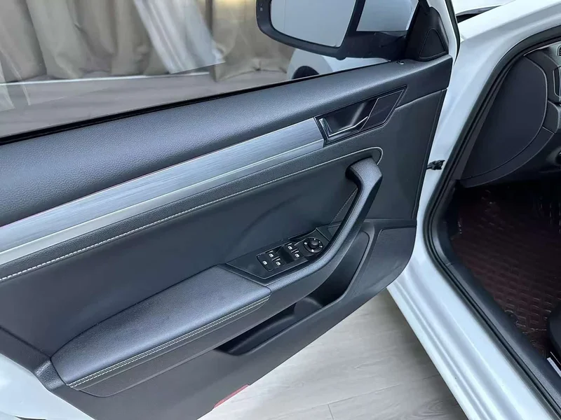 Skoda Superb — фото 16