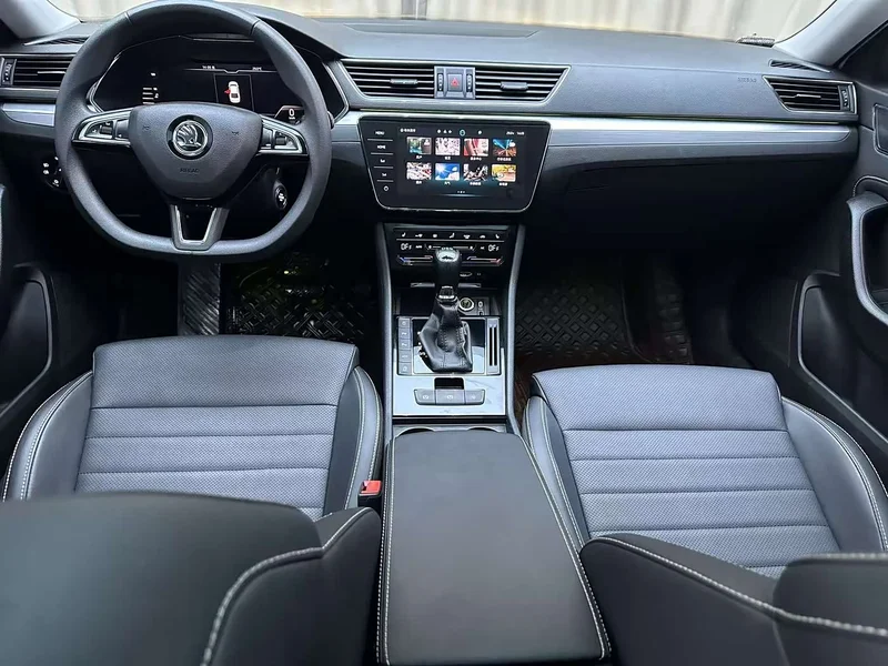 Skoda Superb — фото 9