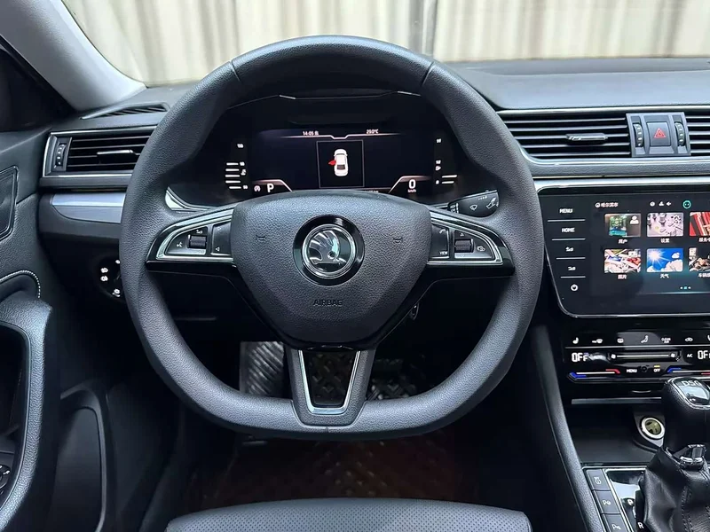 Skoda Superb — фото 10