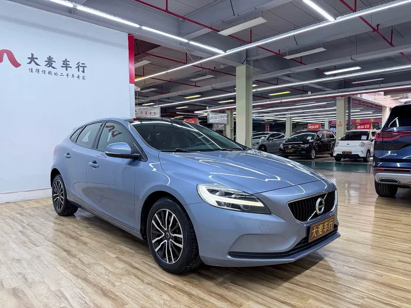 Volvo V40 — фото 3