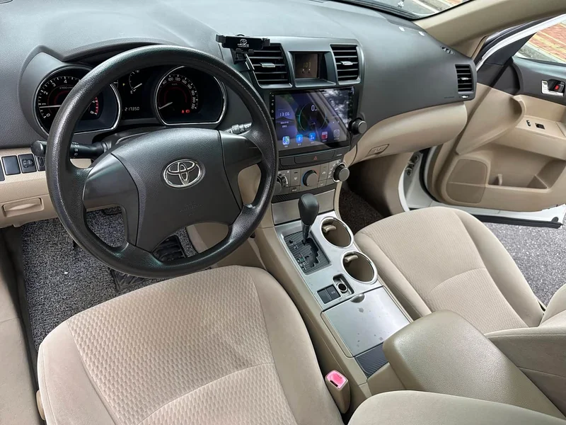 Toyota Highlander — фото 11