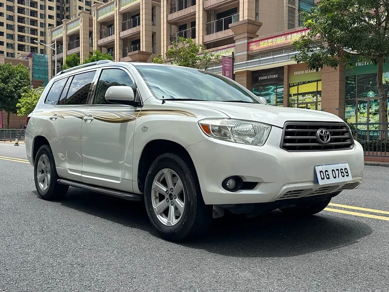Toyota Highlander — фото 3