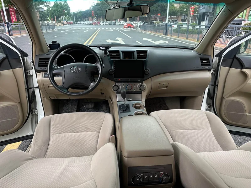 Toyota Highlander — фото 5