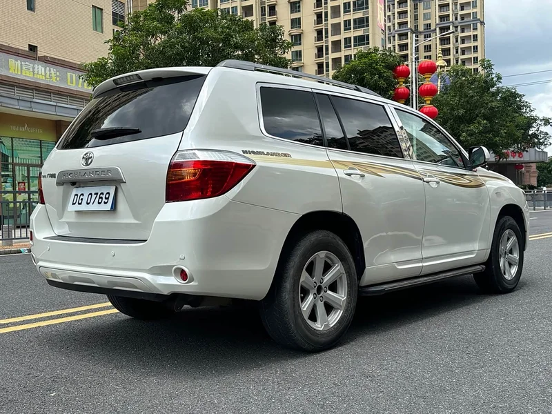 Toyota Highlander — фото 9