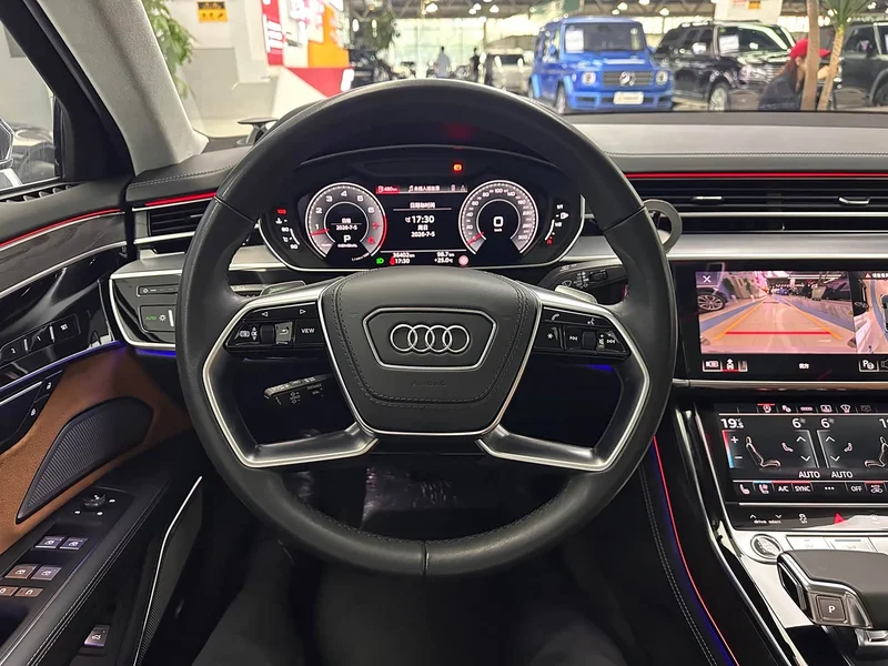 Audi A8 — фото 14