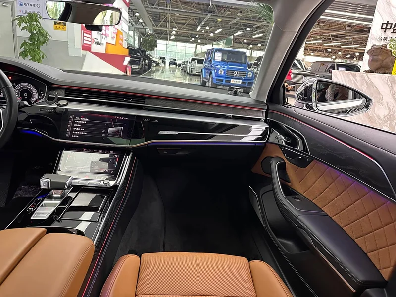 Audi A8 — фото 31