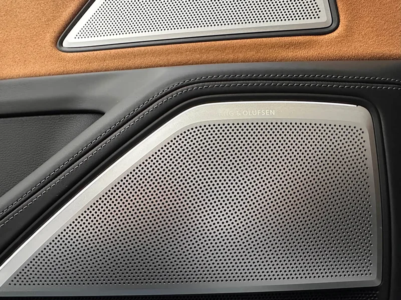 Audi A8 — фото 8