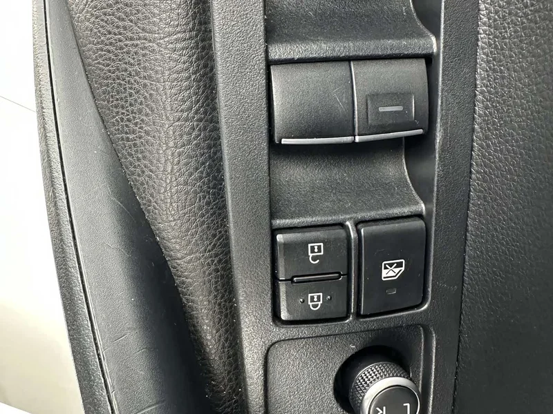 Toyota Corolla — фото 11