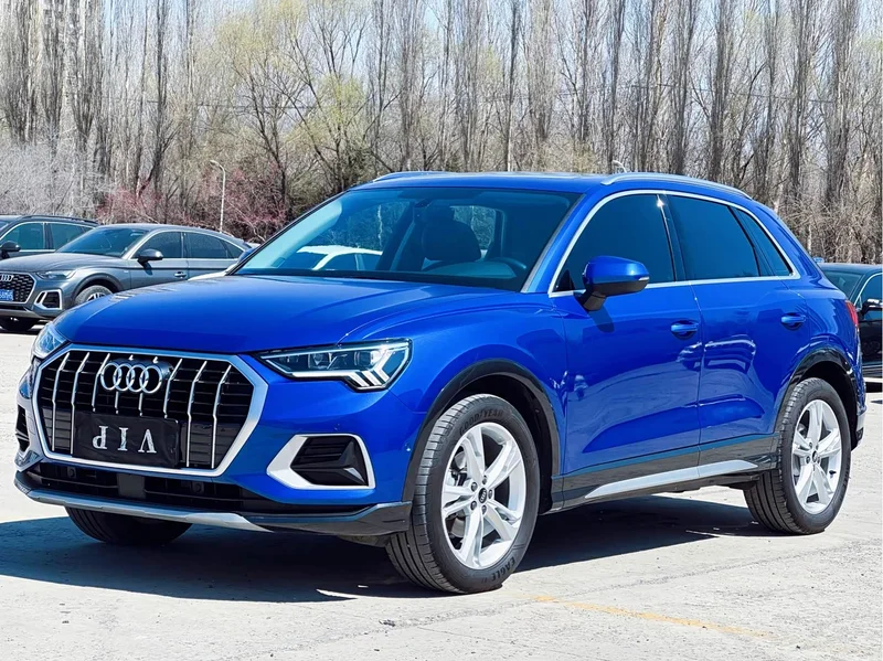 Audi Q3 — фото 1