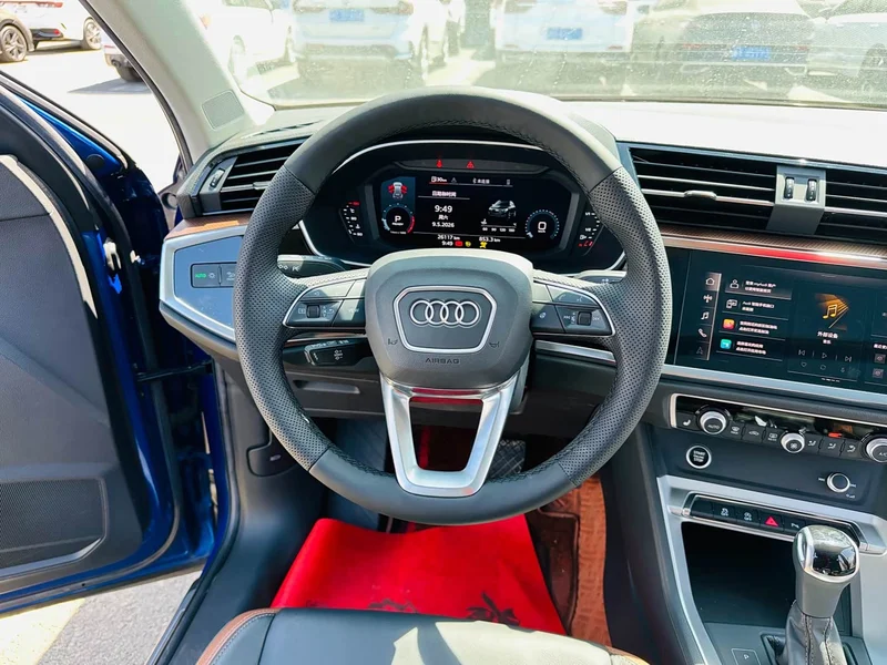 Audi Q3 — фото 10