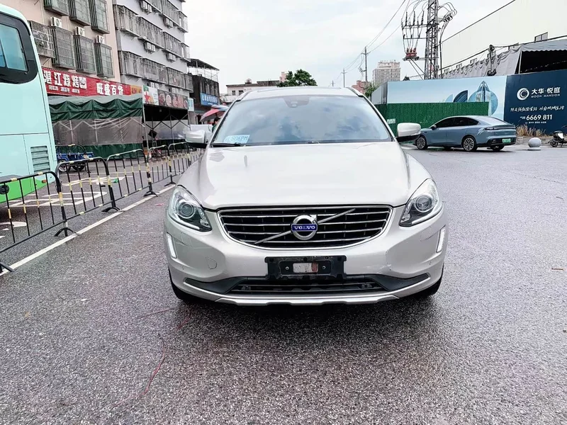 Volvo XC60 — фото 2