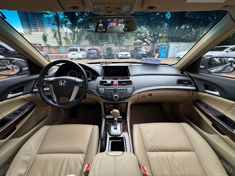 Honda Accord — фото 5
