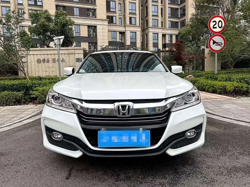 Honda Accord — фото 2