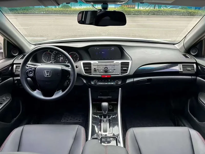 Honda Accord — фото 6