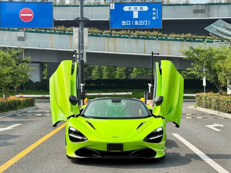 McLaren 720S — фото 1