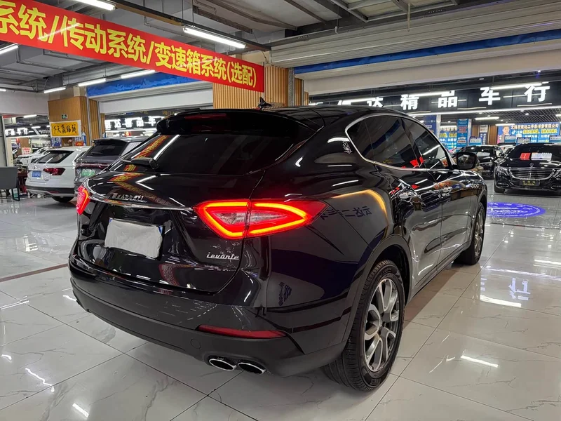Maserati Levante — фото 11
