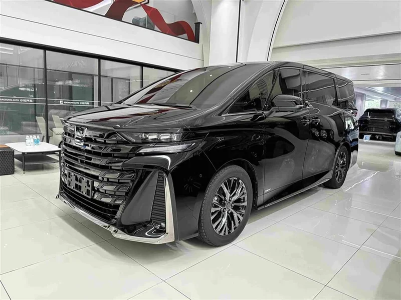 Toyota Vellfire — фото 1