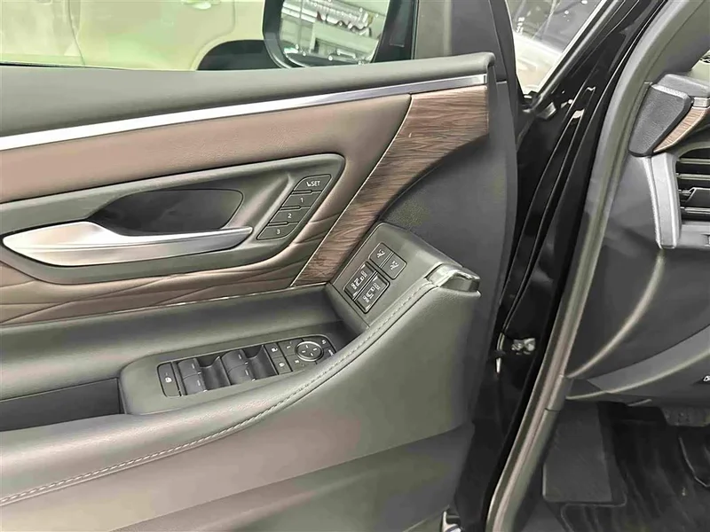 Toyota Vellfire — фото 11