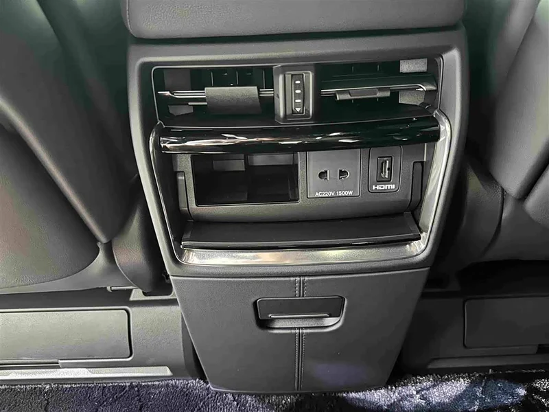 Toyota Vellfire — фото 20