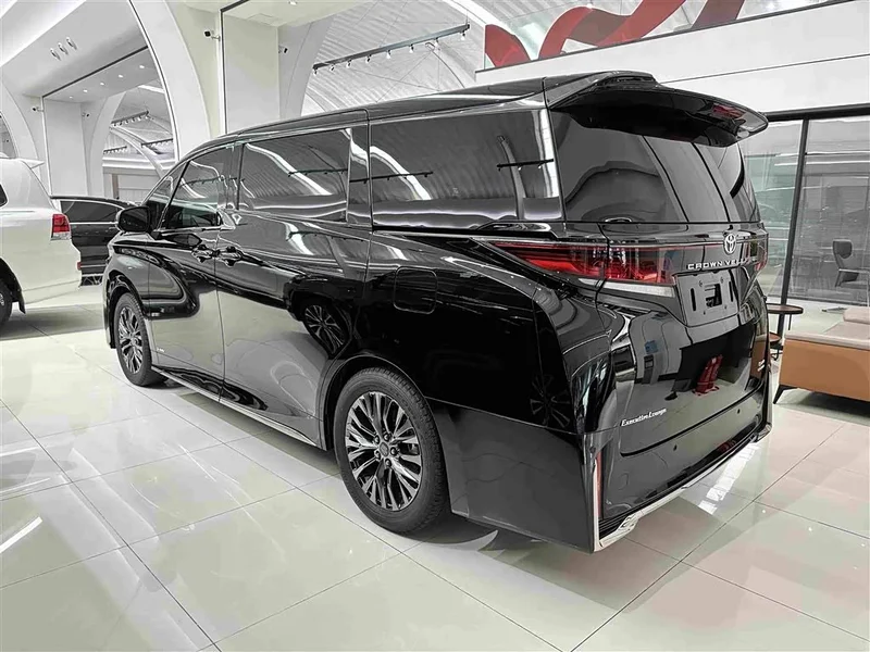 Toyota Vellfire — фото 8