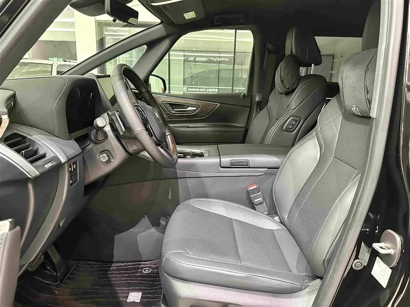 Toyota Vellfire — фото 10