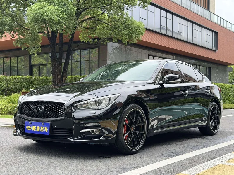 Infiniti Q50L
