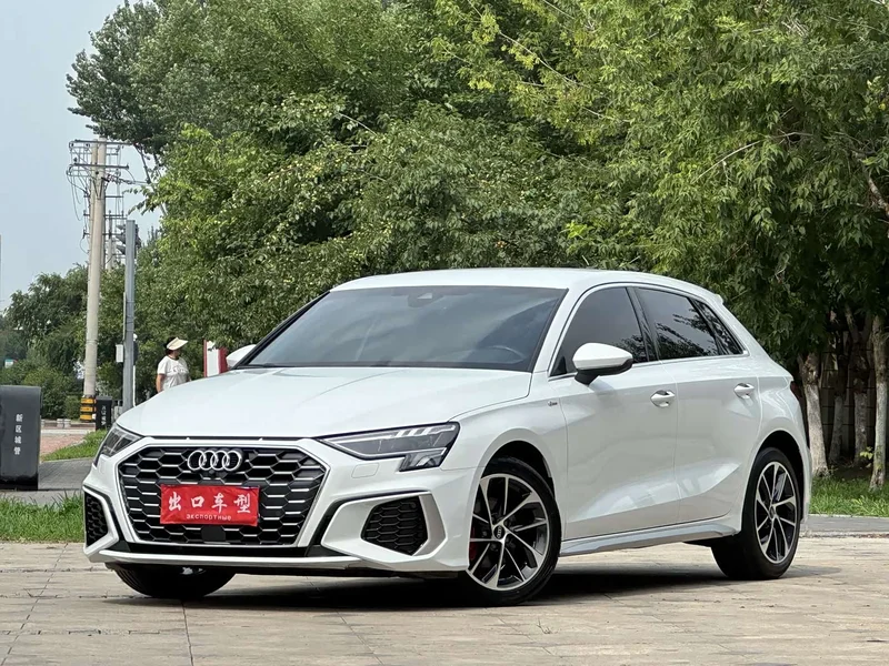 Audi A3 — фото 1