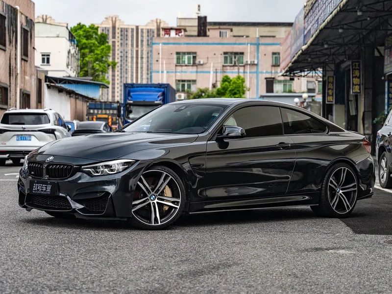 BMW M4 — фото 1