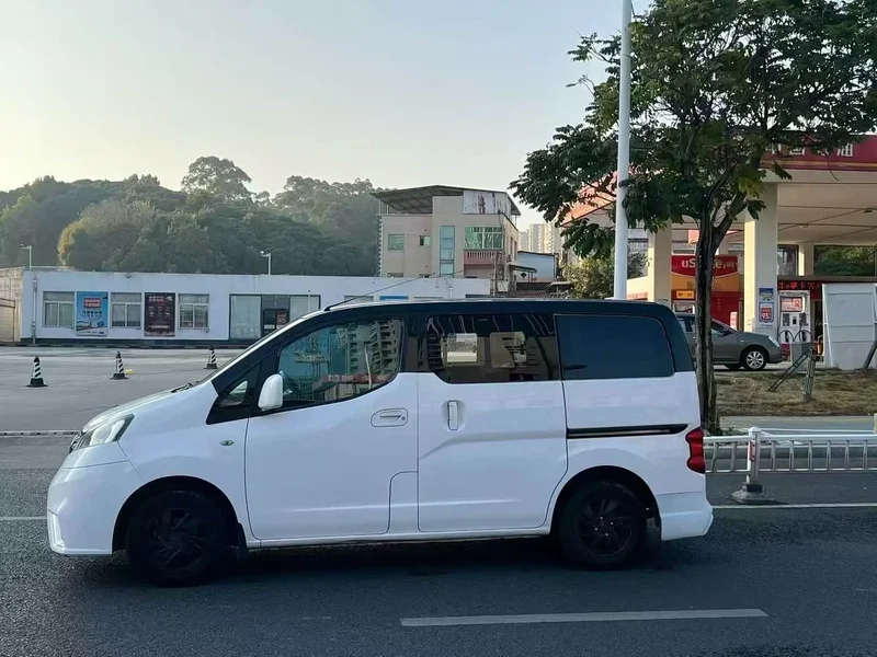 Nissan NV200 — фото 3