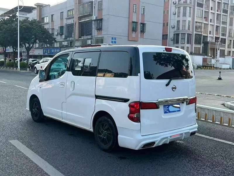 Nissan NV200 — фото 5