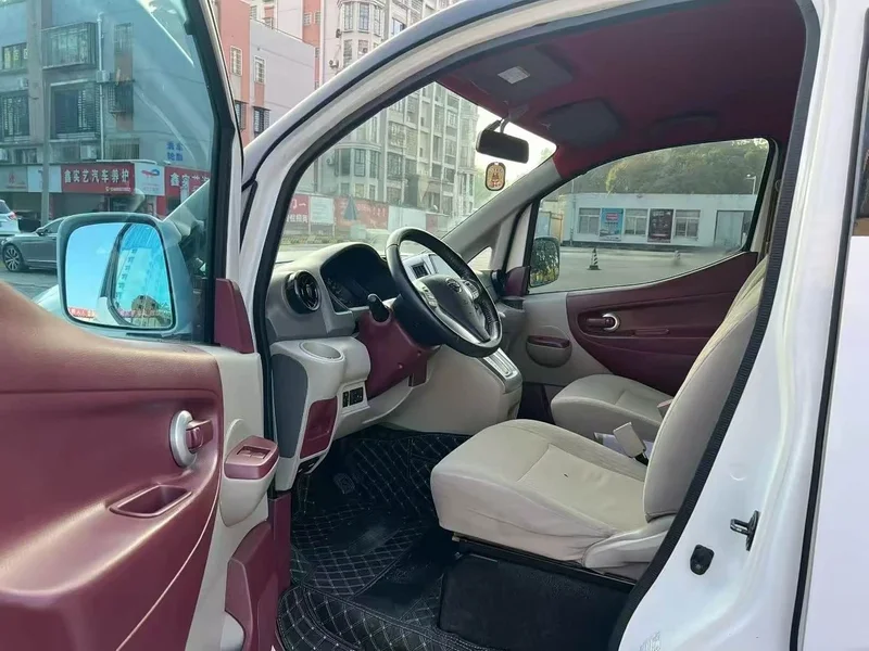 Nissan NV200 — фото 9