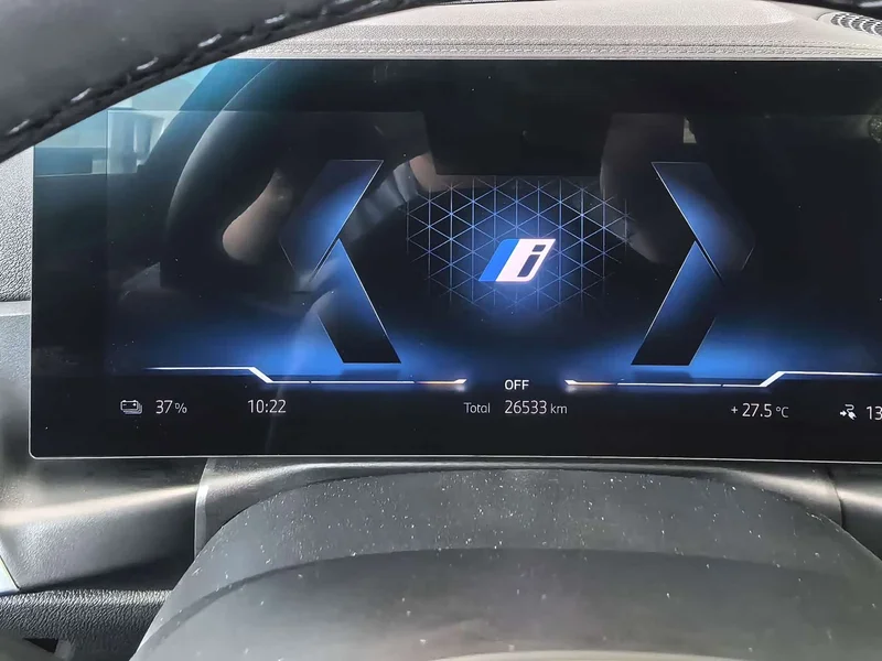 BMW i4 — фото 13
