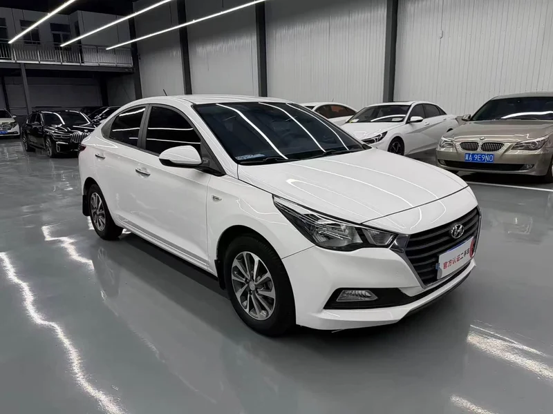 Hyundai Solaris — фото 3