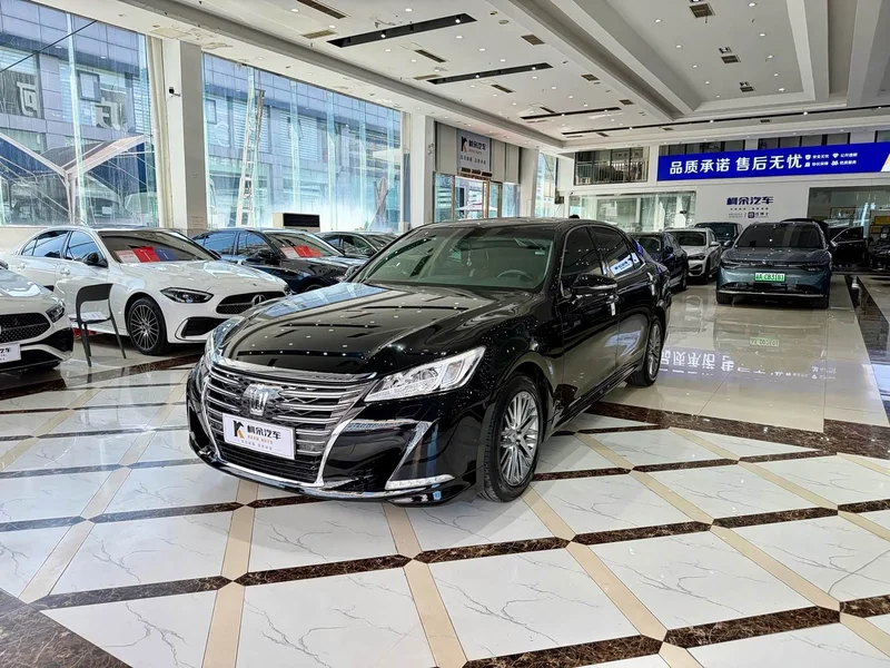 Toyota Crown — фото 2