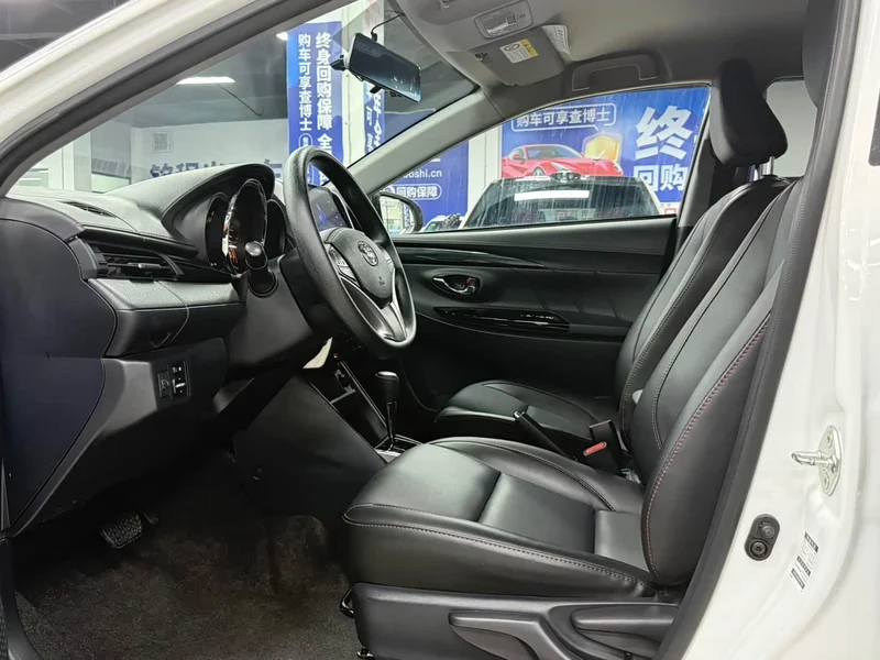 Toyota Yaris L — фото 17