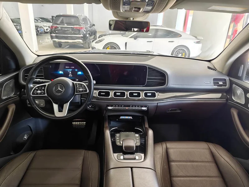 Mercedes-Benz GLS — фото 9