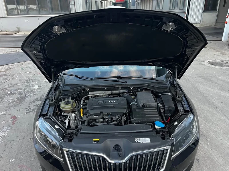 Skoda Superb — фото 11