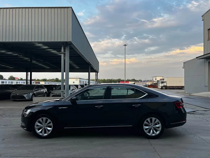 Skoda Superb — фото 13