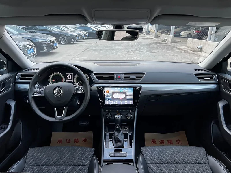 Skoda Superb — фото 5