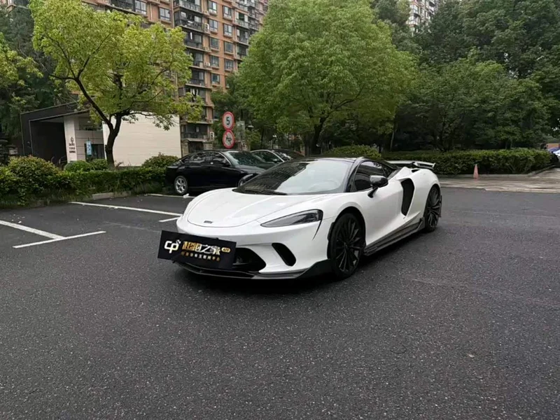 McLaren GT