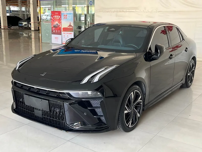 Lynk & Co 03