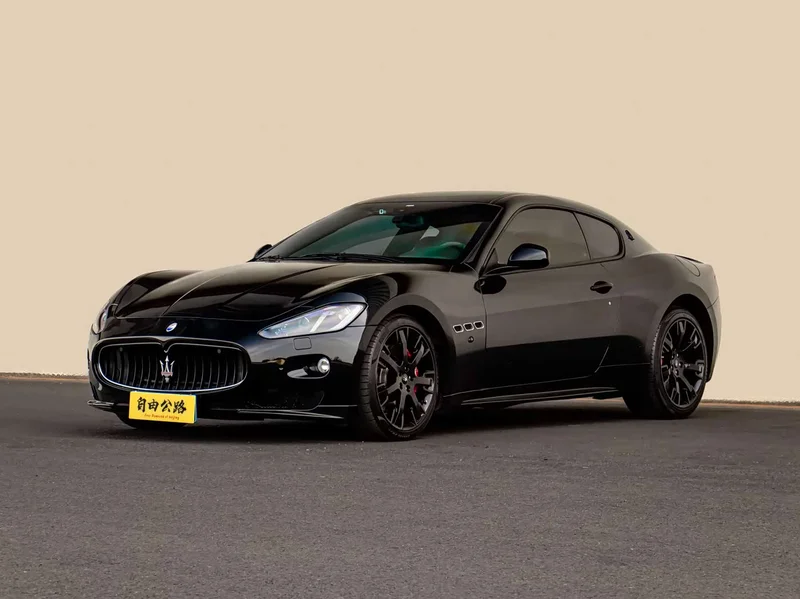 Maserati GranTurismo — фото 1